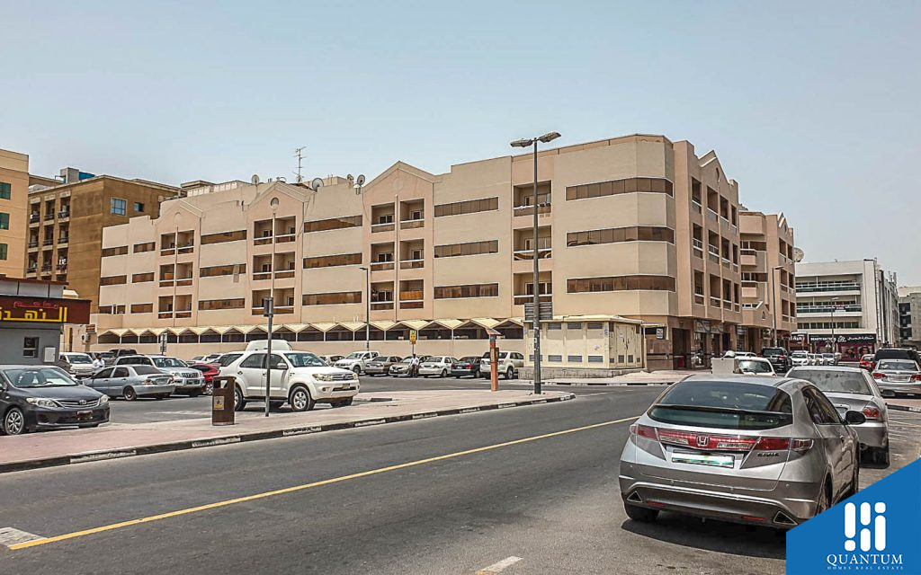 مواقف سيارات عامة
