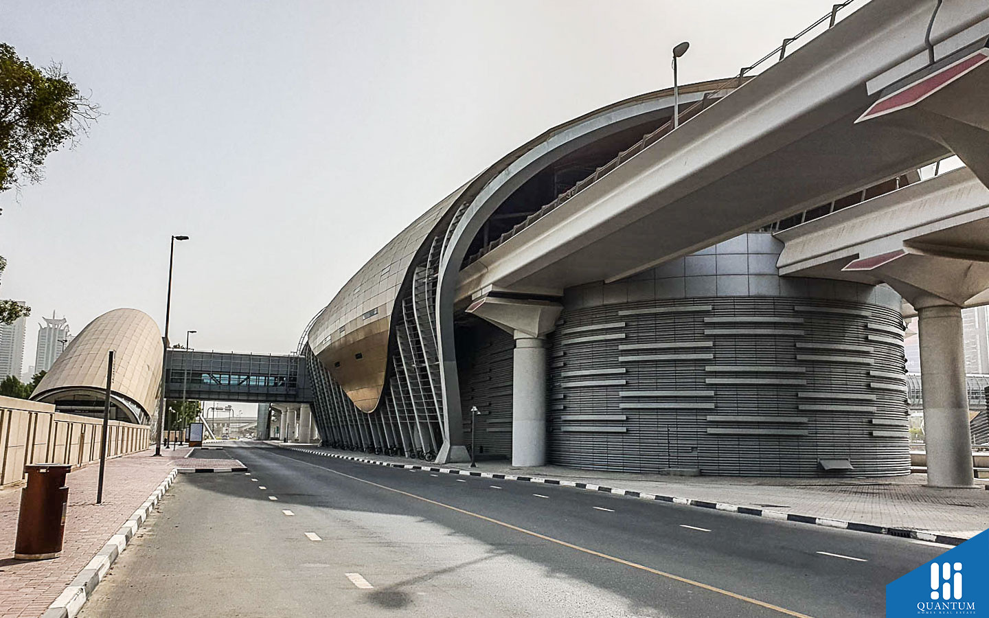 محطة مترو داماك العقارية التي تعرف باسم محطة مرسى دبي