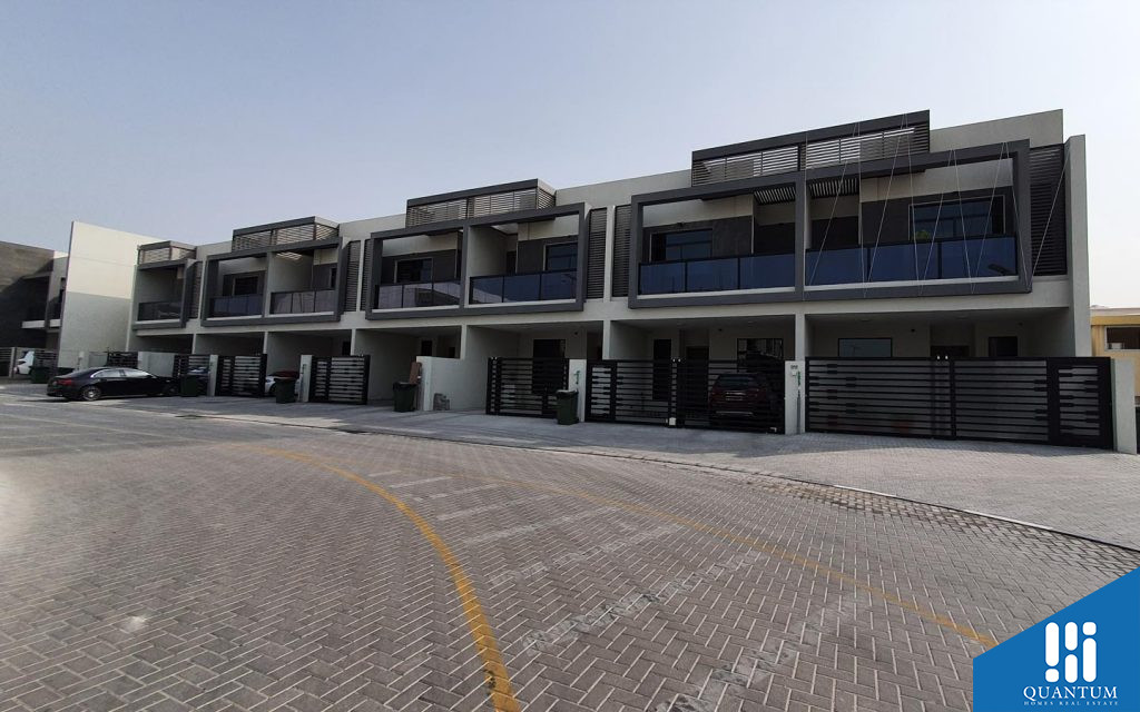Townhouses in Al Burooj Residence V