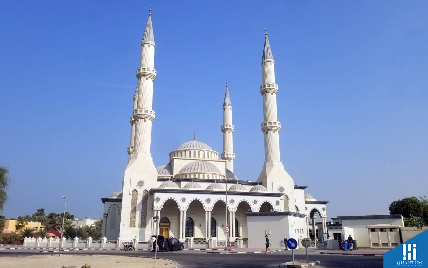 mosque on Al Diyafah Street