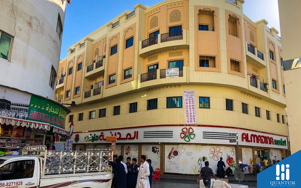 Naif is home to a branch of Al Madina Market