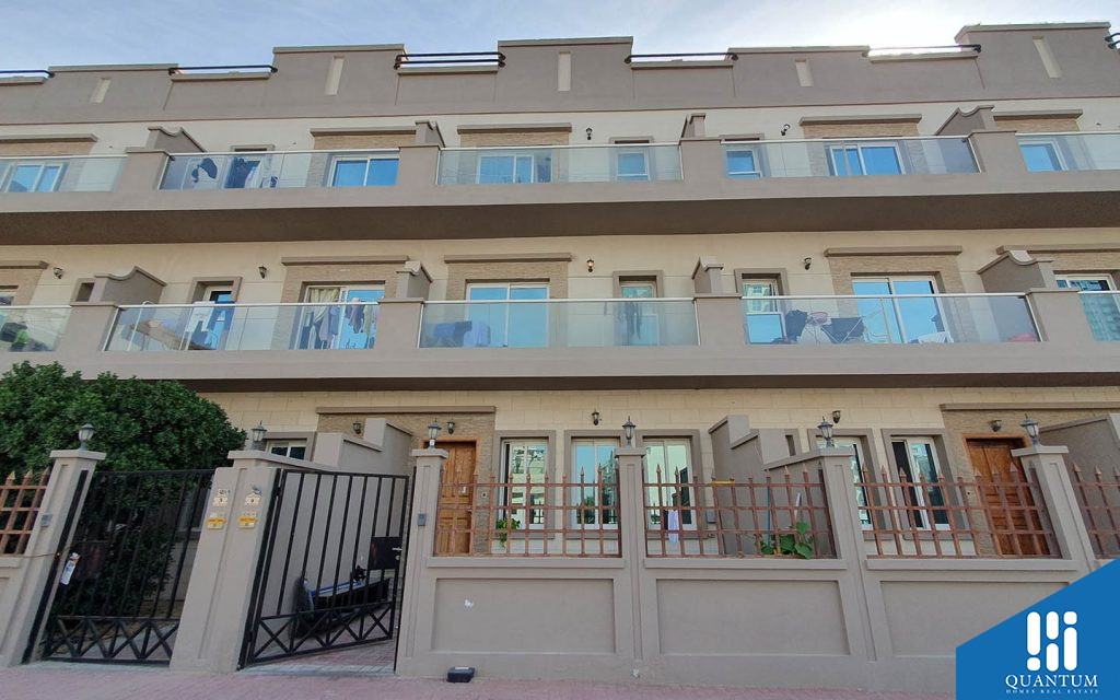 townhouses in casa royale ii
