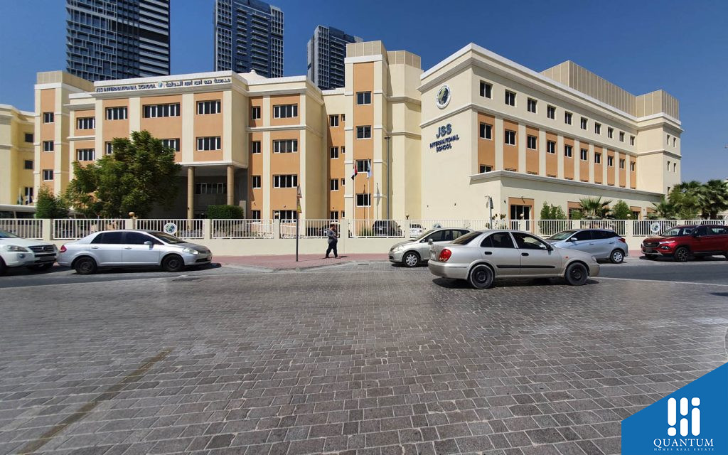 school near circle villas jvc