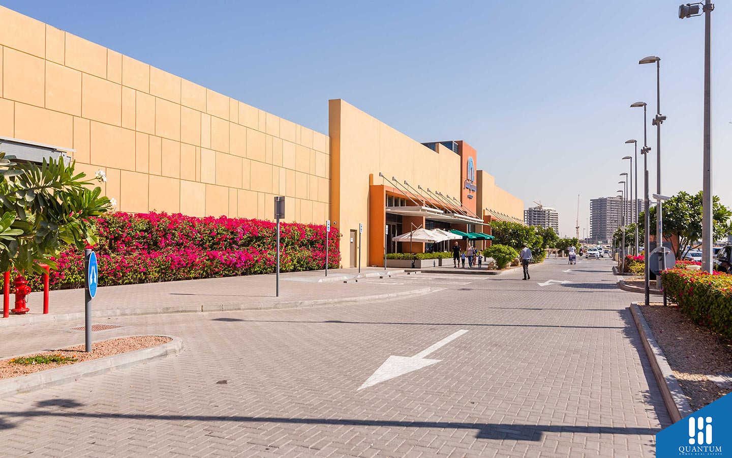 ويستار لي ميزونيت، قرية جميرا الدائرية