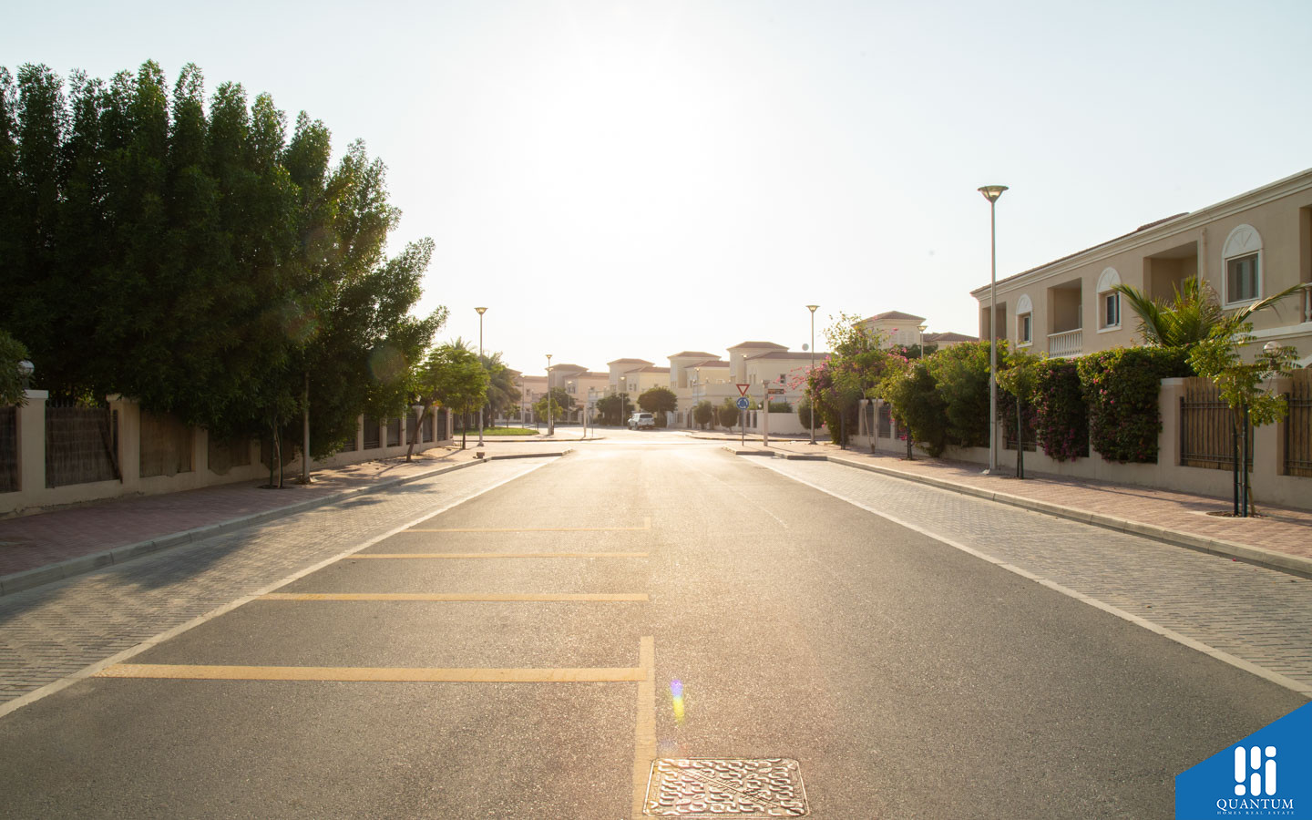 مواقف السيارات الخارجية