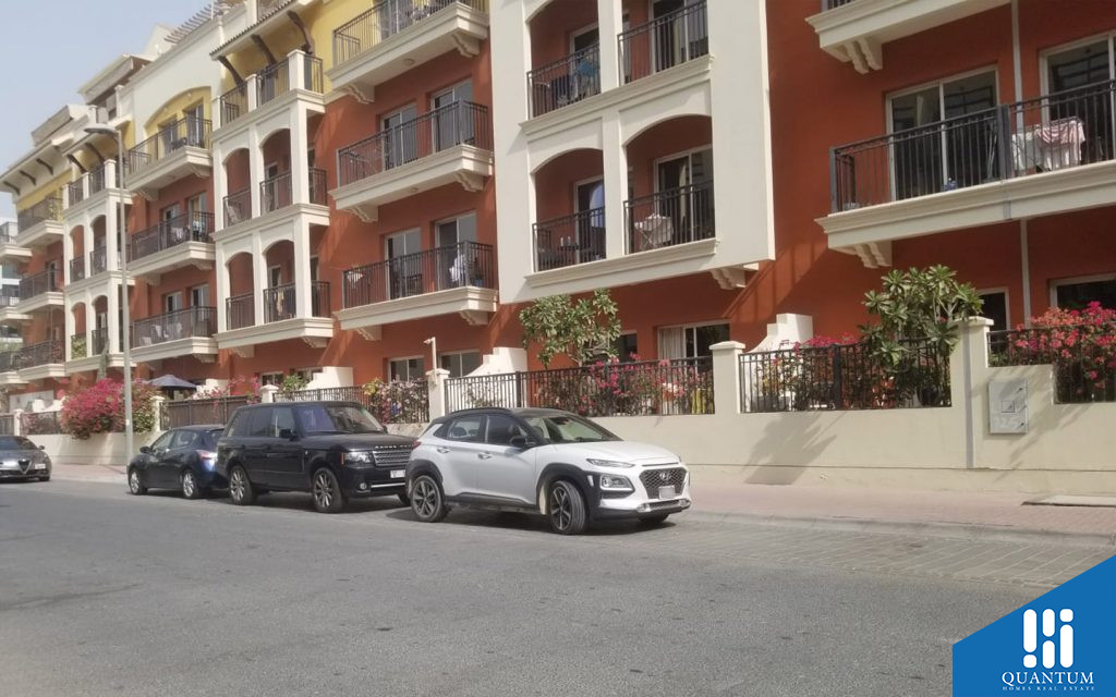 Parking in JVC District 13