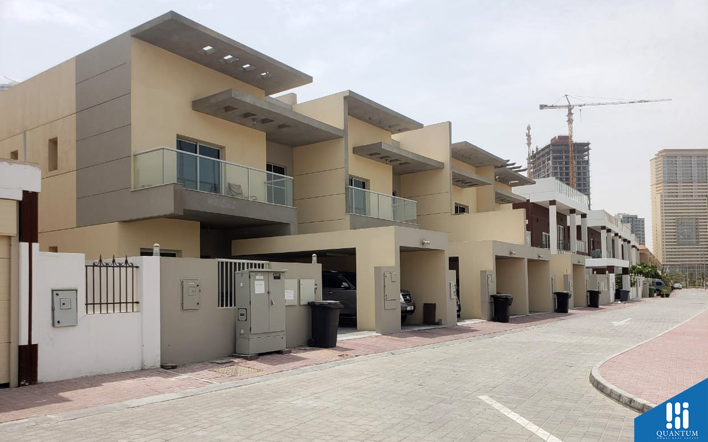 houses in District 15 JVC