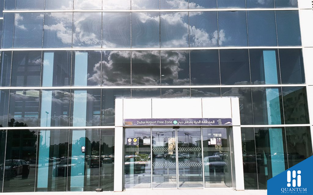محطة مترو المنطقة الحرة بمطار دبي