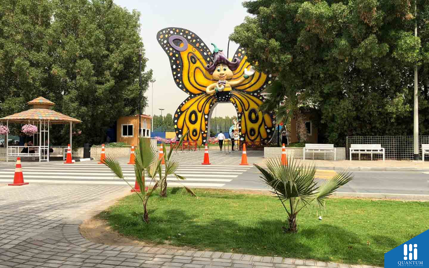 ويستار لي ميزونيت، قرية جميرا الدائرية