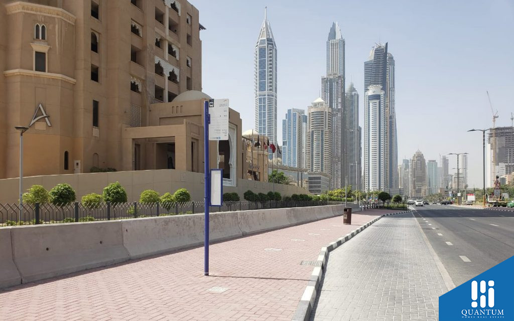 bus stop in four pearls dubai