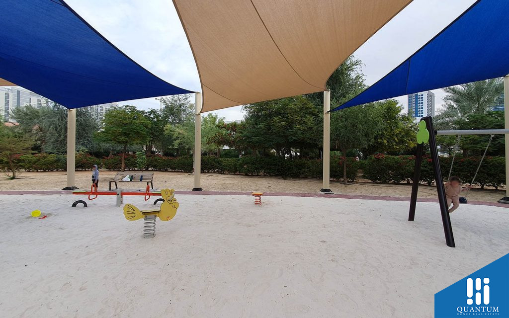 kids play area near Las Casas