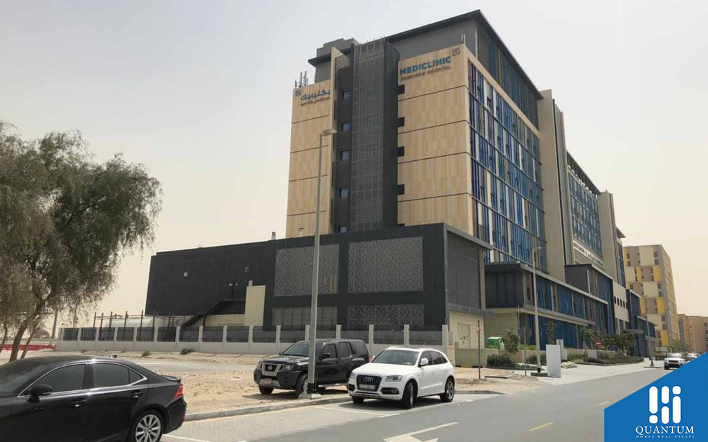 Street view of Mediclinic Parkview Hospital