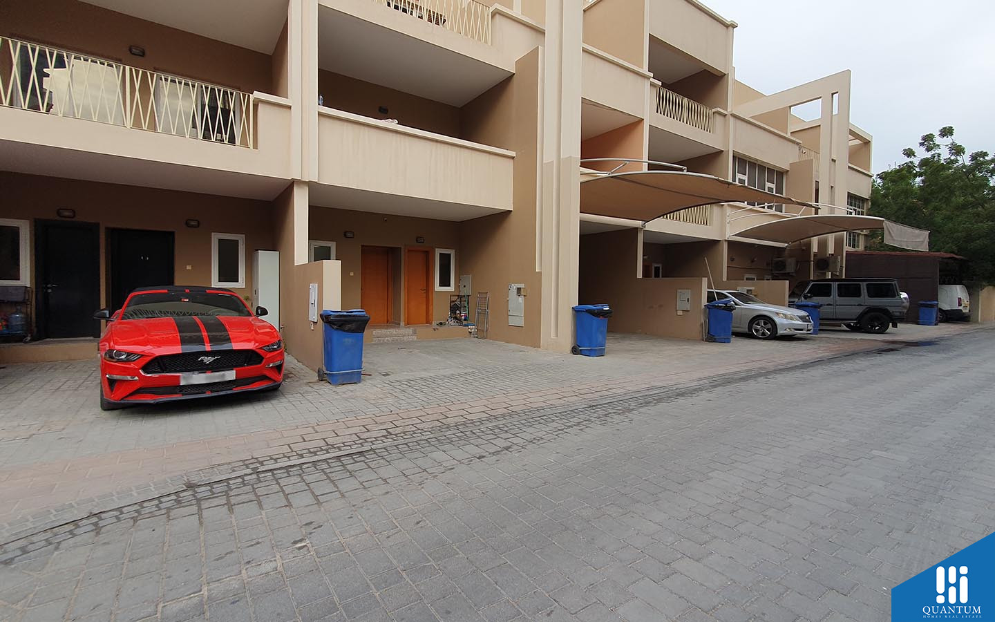 parking in Mulberry Park JVC