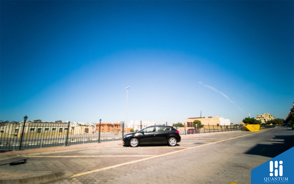 مواقف سيارات مجانية
