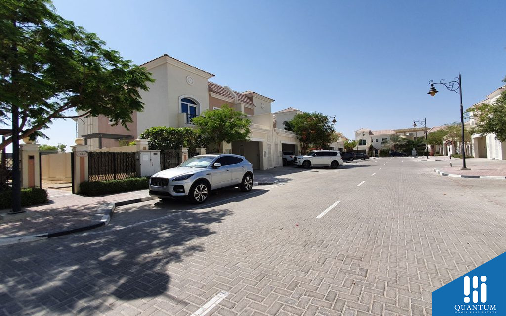 Parking in Prime Villas