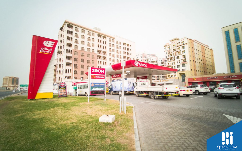 fast food restaurant in Muhaisnah