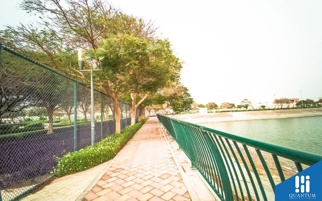 park near muhaisnah 3