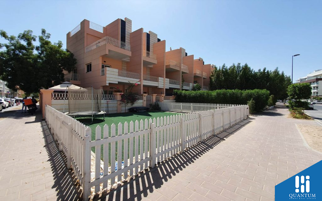 Townhouses in Lotus Park