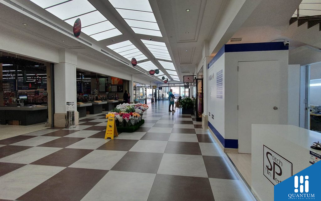 Al Thanya Mall in Umm Al Sheif