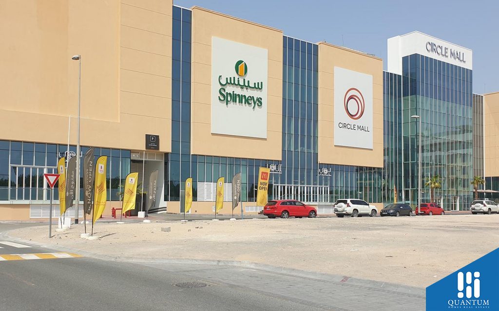 Circle Mall near Valencia Park
