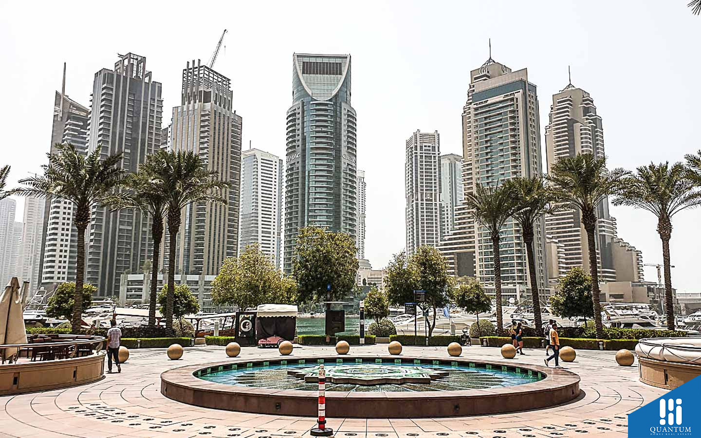 نافورة في دبي مارينا