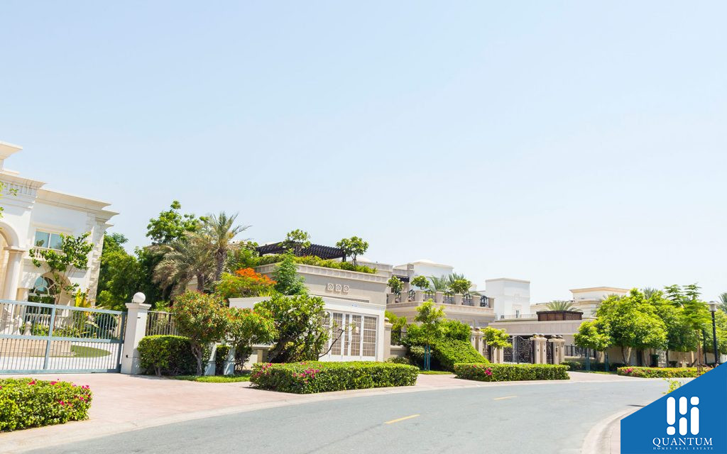 villas in Emirates Hills Dubai