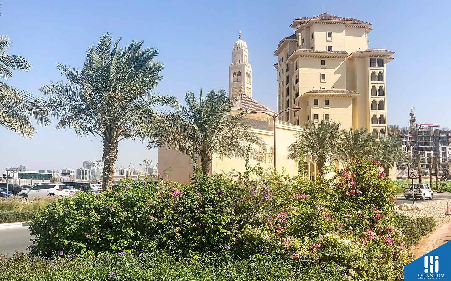 مسجد كائن على مقربة
