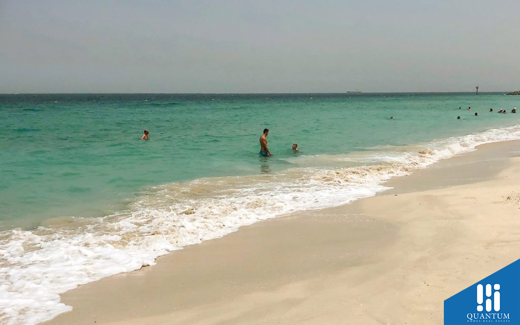 kite beach near al reem 2