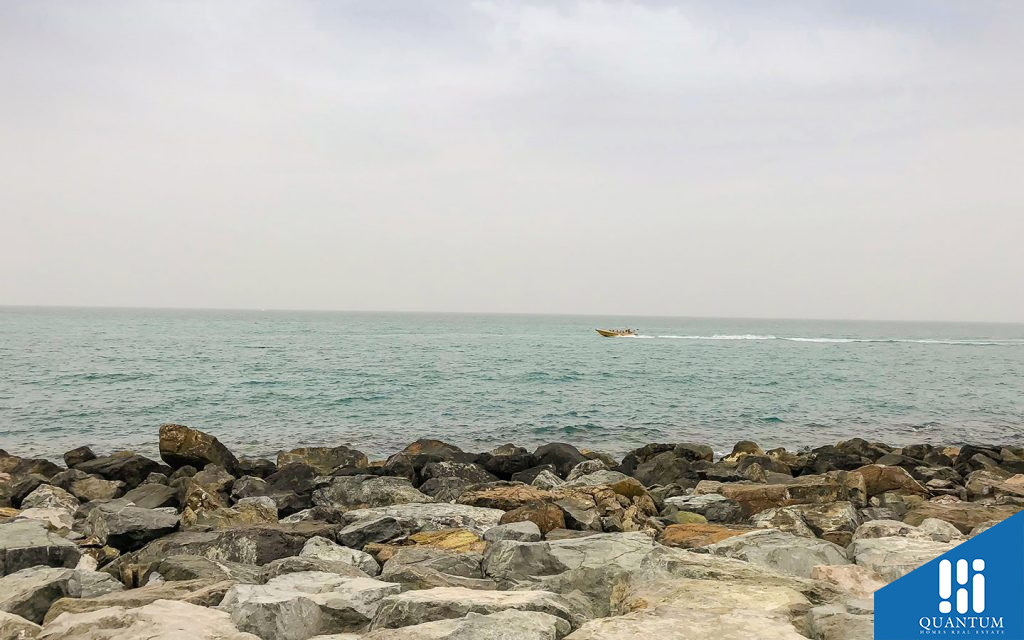 beaches near palm jebel ali