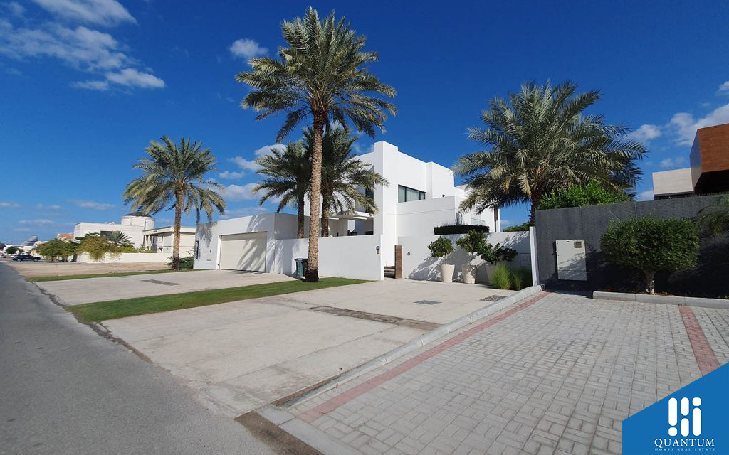 villa compound in umm al sheif